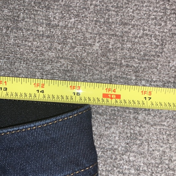 Democracy Booty Lift Jeans - Picture 6 of 8